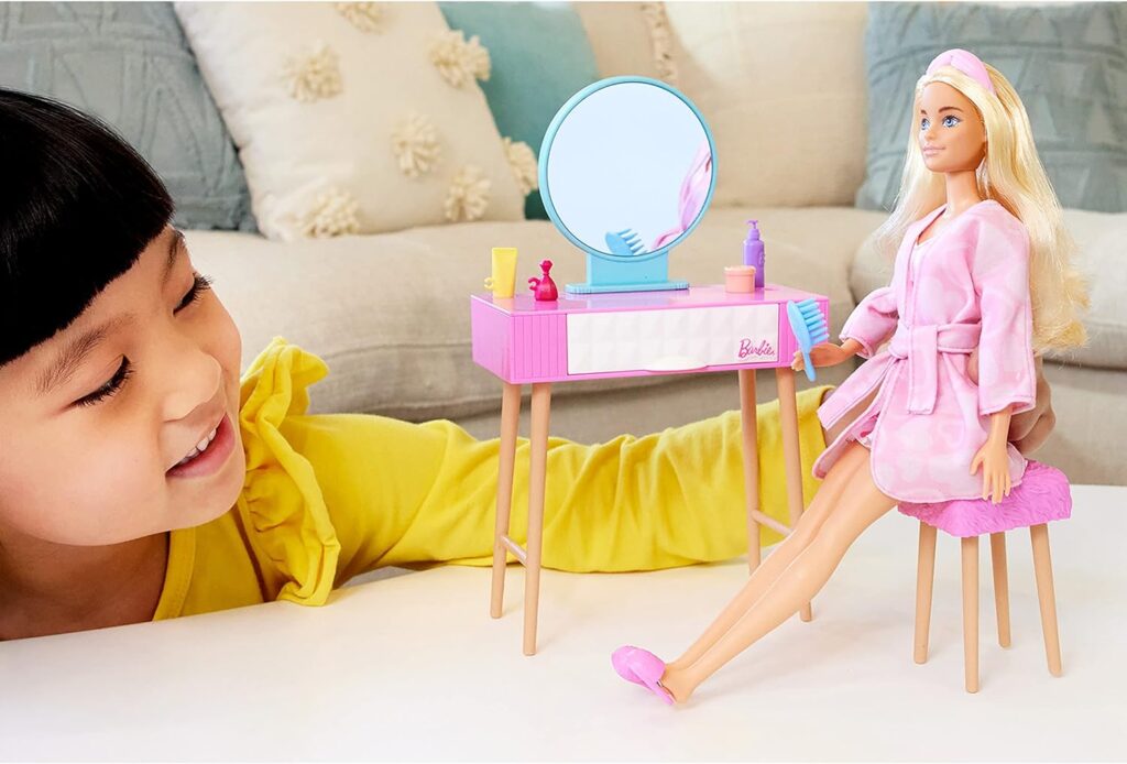 Barbie - Doll and Bedroom Playset, Barbie Furniture and 20+ Storytelling Accessories Including Robe and Kitten, HPT55