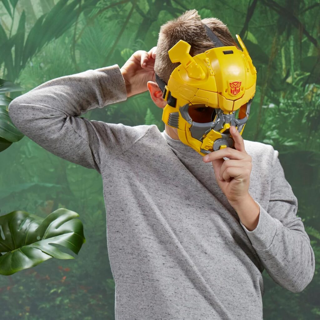 Transformers Toys Rise of the Beasts Film Bumblebee 2-in-1 Converting Mask for Ages 6 and Up, 22.5 cm
